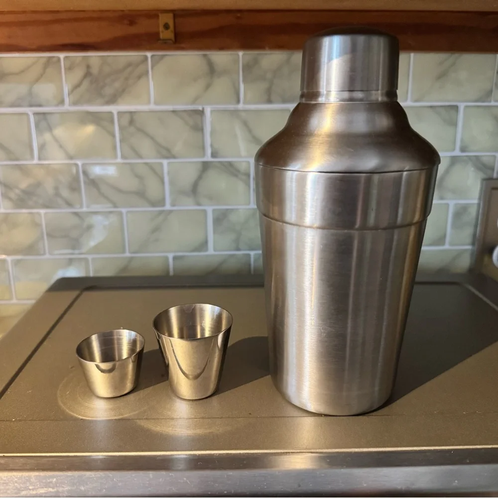 Cocktail Shaker Set - Picture 1 of 6